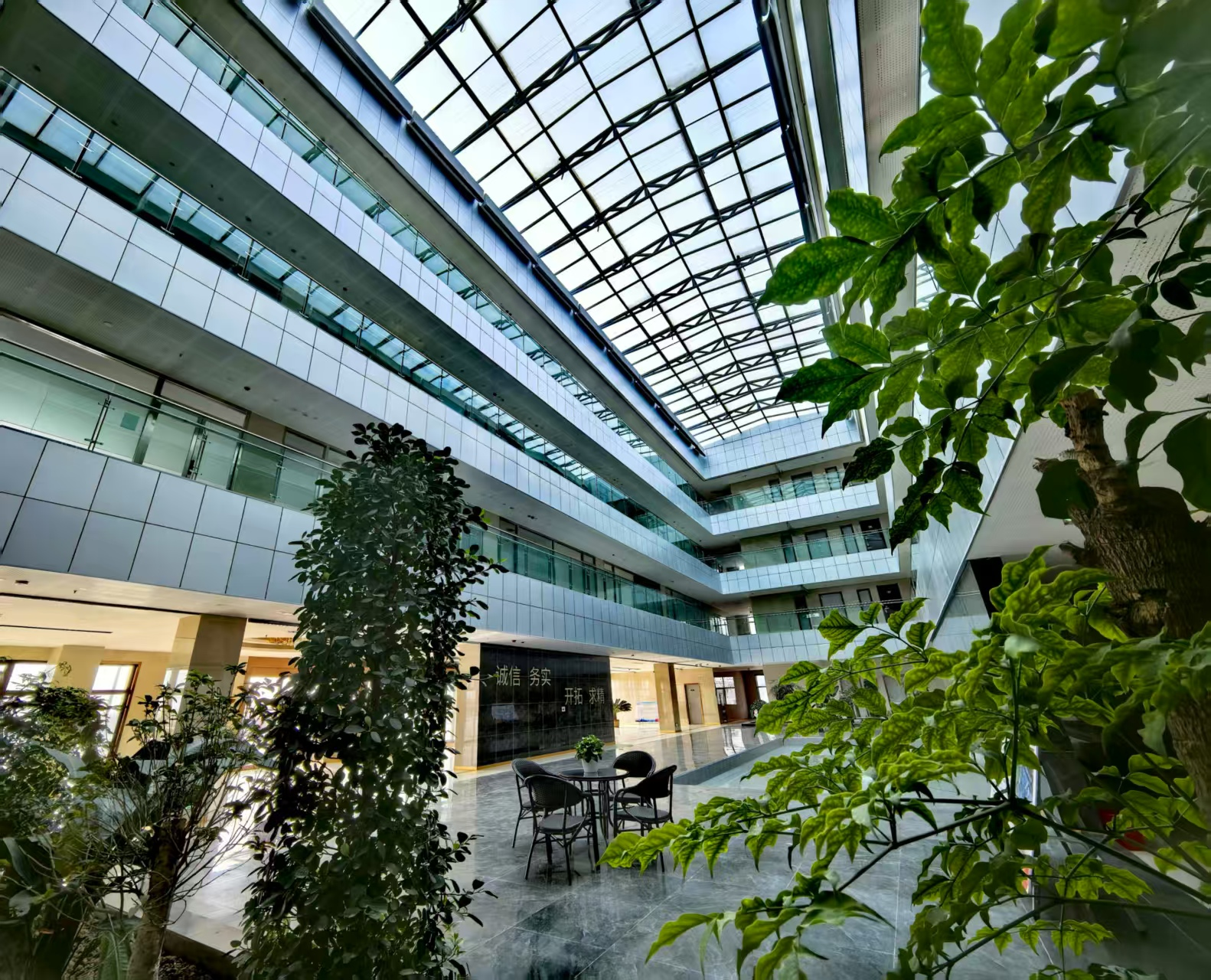 ����ӭ������������7790�ط������﷫����  ����������Ա����ǰ��ѵ